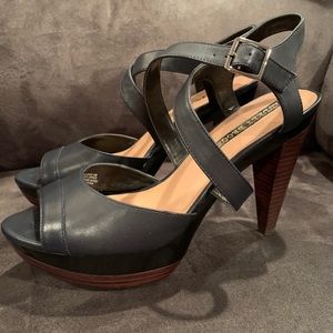 Audrey Brooke navy heels size 9